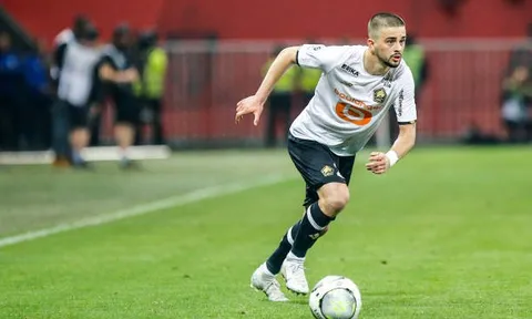 Arsenal nhận câu trả lời cho "kèo trái" thay Raphinha