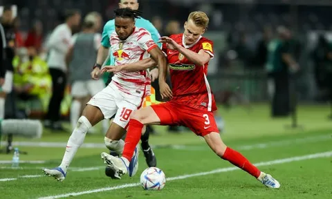 Đã đến lúc Man Utd quên đi họng pháo xuất sắc nhất Bundesliga