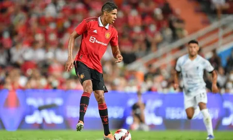 Phải cạnh tranh với Lisandro Martinez, Varane nói thẳng 1 câu