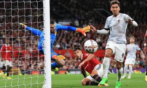 Hạ Liverpool, Carragher chỉ thẳng vấn đề của "chiến binh" Man Utd