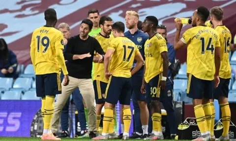 “Tôi lo lắng khi Arteta không làm 1 điều giống như Wenger”