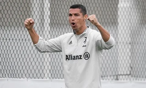 SỐC! Ronaldo tự ý trở về Juventus dù nhiễm COVID-19