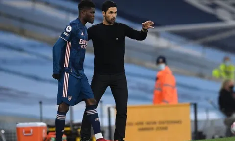 Giữa bão áp lực, "quái thú" nói điều tâm đắc về Arsenal