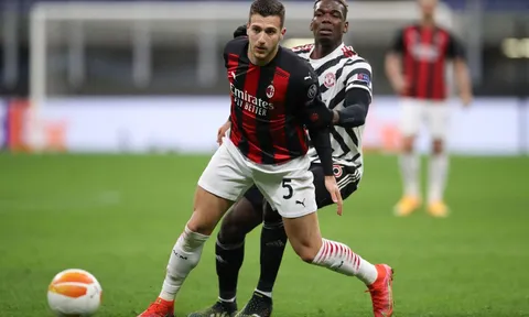 Thua Man Utd, Dalot làm ngay 1 điều với fan Milan