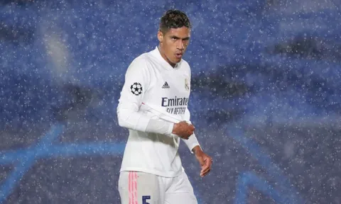 Ferdinand dự báo 1 thử thách khi Varane gia nhập Man Utd