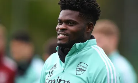 Arsenal trao cho Thomas Partey số áo mới mùa tới