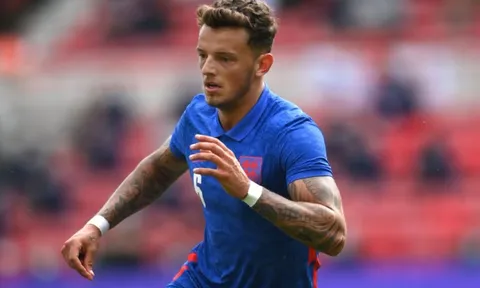 Campbell chỉ ra thử thách với mục tiêu của Arsenal