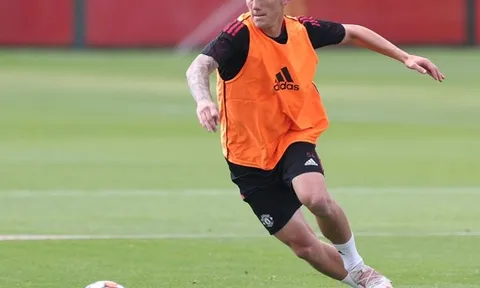 Tài năng trẻ Man United tỏa sáng