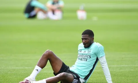 Kẻ thừa Arsenal sắp được giải thoát
