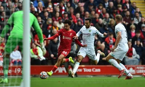 Sao Liverpool lọt vào ĐHTB Premier League