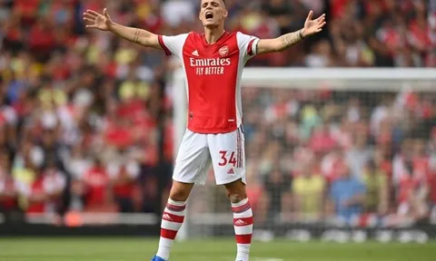 CĐV Arsenal không vui khi một ngôi sao trở lại tập luyện