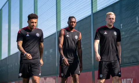 "Everton không có nhiều cơ hội chiêu mộ Van de Beek"