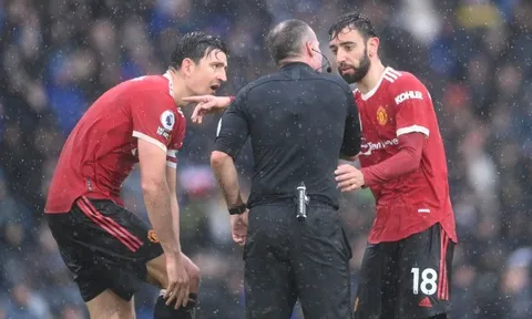Đòi công bằng cho Bruno, Rangnick đứng hình với đáp trả từ trọng tài
