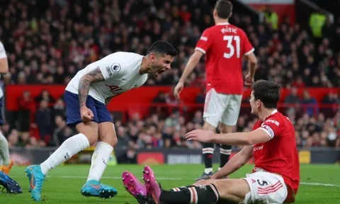Sao Spurs bị chỉ trích vì hành động sỉ nhục Maguire