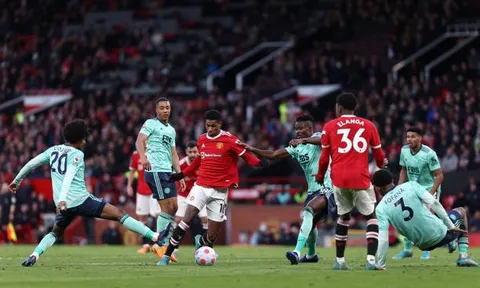 Thu hồi bóng 12 lần, sao Man Utd lẻ loi tỏa sáng trước Leicester
