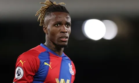Xác nhận khả năng Arsenal liên hệ Zaha