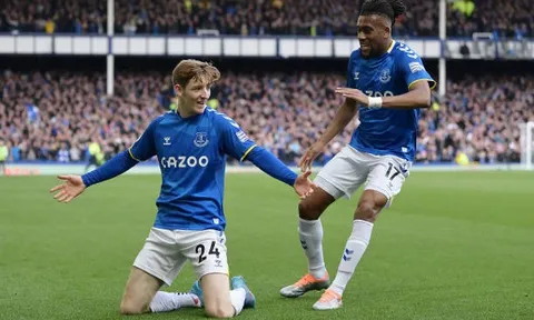Chelsea bị chê "ngu ngốc" khi ra giá 60 triệu bảng