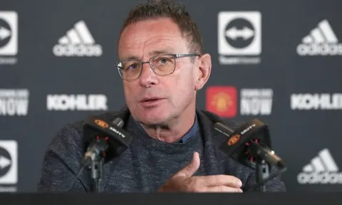 Nói về Ten Hag, Rangnick bị chỉ trích "nghiệp dư, đáng xấu hổ"