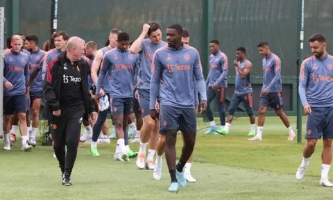 Ten Hag nhanh chóng loại 1 cầu thủ M.U sau trận thắng Liverpool