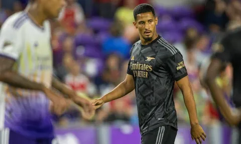"Nếu Van Dijk là Rolls Royce thì Saliba là Bentley"