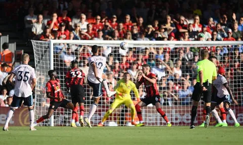 Ben White 'tấu hài'; Gabriel Jesus gây choáng cho Bournemouth