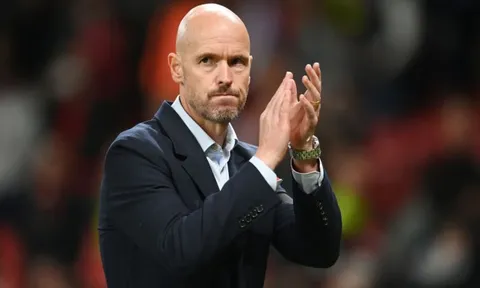 Ten Hag tiếp tục bòn rút nhà Glazer