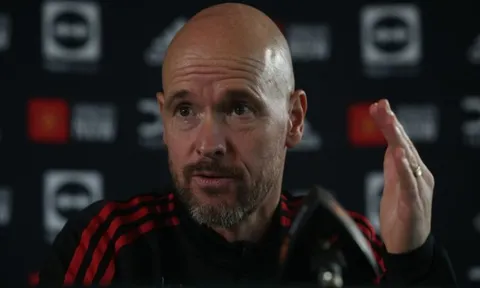 Ten Hag dập tắt nỗi lo về Antony và Martinez