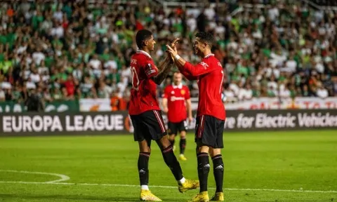 "Tuyệt vời! Cậu ấy nhanh, bùng nổ và hay nhất bên phía Man Utd"