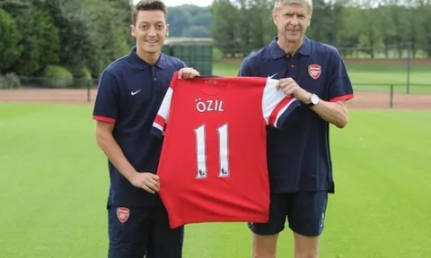 CĐV Arsenal tẩy chay, Ozil nói thẳng một câu cực gắt