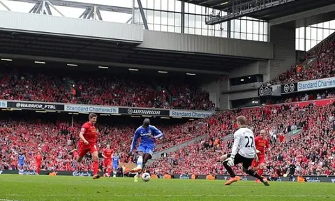 CHÍNH THỨC: Cơn ác mộng của Liverpool giải nghệ