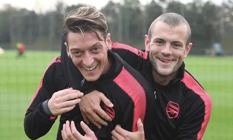 "Ozil có thể thi đấu ở bất kỳ đội bóng nào tại Premier League"