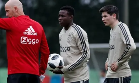 Ten Hag bị tố phân biệt chủng tộc