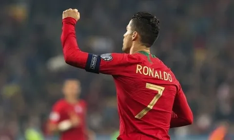 Ghi 700 bàn thắng, Ronaldo gửi lời cảm ơn đến các đồng đội