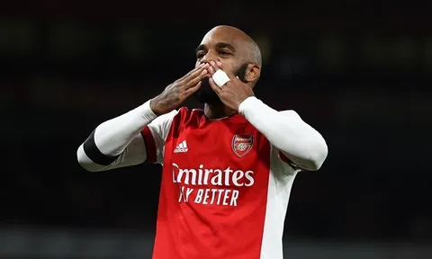 Ghi bàn mở tỷ số, Lacazette ngạc nhiên với 1 điều tại Emirates