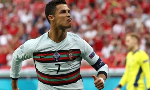 "Ghi bàn penalty vào lưới chúng tôi, Ronaldo ăn mừng như thể chung kết"