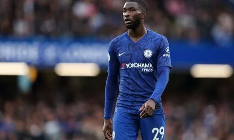 Gia cố hàng thủ, M.U đưa người cũ Chelsea vào tầm ngắm