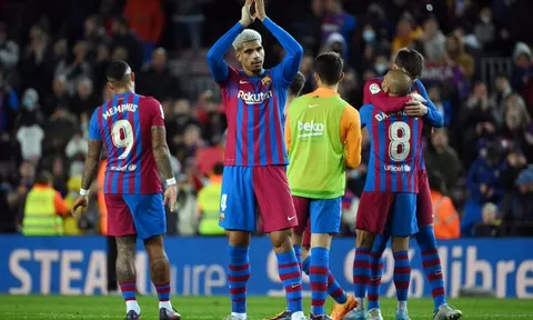 Giám đốc Barca: “Thương vụ Rudiger không ảnh hưởng đến tương lai Araujo”