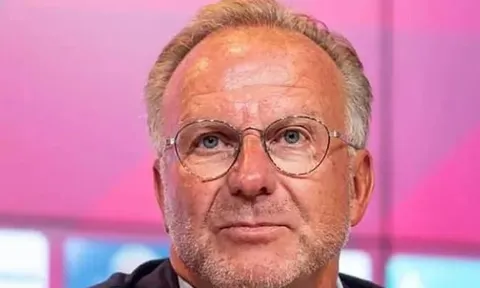 Giám đốc Bayern Munich: "Đó là một phát súng cảnh cáo"