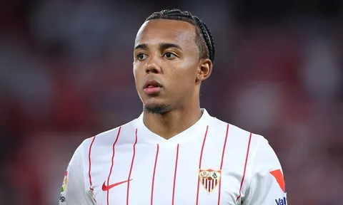 Giám đốc Sevilla phá vỡ im lặng về thương vụ Barca - Kounde