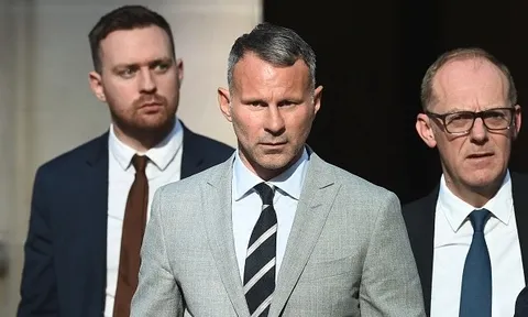 Giggs thừa nhận sống lệch lạc