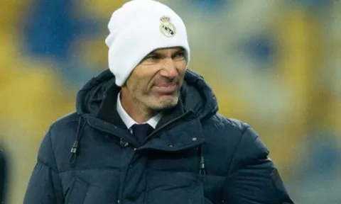Giờ thì Zidane còn khốn khó hơn cả Barcelona của Ronald Koeman