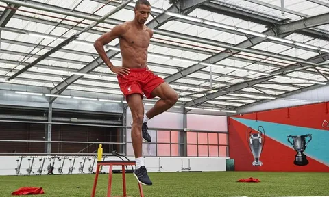 Giông bão ập tới, Liverpool mất lá chắn thép đến hết năm