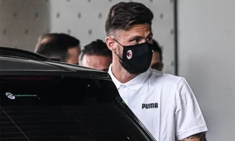 Giroud xuất hiện tại Italia, chuẩn bị ra mắt AC Milan
