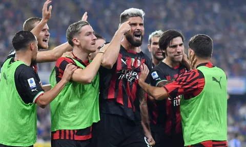 Giroud ghi bàn giúp AC Milan thắng trong thế thiếu người