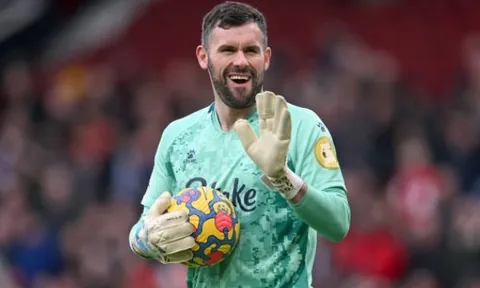 Cựu sao Man Utd thiết lập cột mốc mới tại Old Trafford