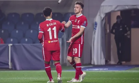 Jota lập hat-trick cho Liverpool, Klopp lập tức nhắc nhở CĐV về Firmino