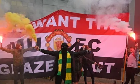 Huyền thoại Liverpool sợ hãi: 'Đừng có mà lộn xộn'