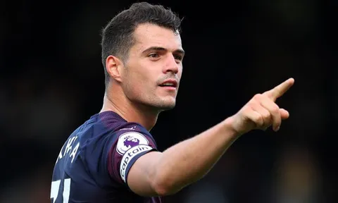 Không phải Ozil, Bellerin, Emery trao băng đội trưởng của Xhaka cho cái tên chưa từng có