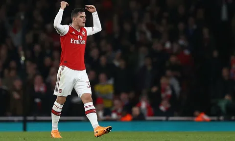 "Hành vi kinh khủng phải trừng phạt, cậu ta không còn tương lai tại Arsenal"