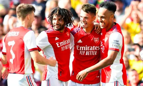 Granit Xhaka coi như định đoạt tương lai ở Arsenal